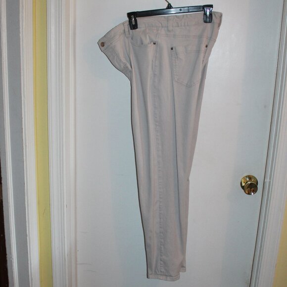 Bandolino Women's Pants - Cream - Picture 2 of 5